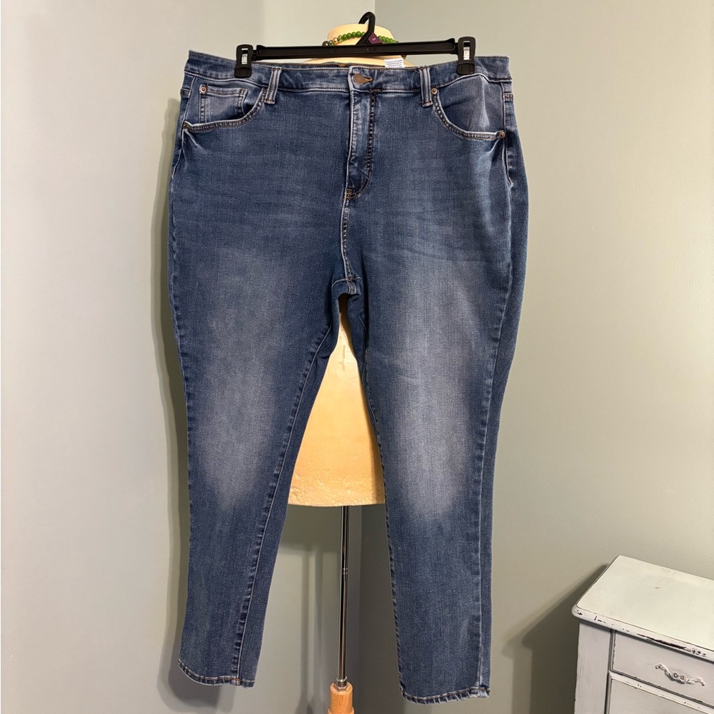 High Rise Curvy Skinny Jeans